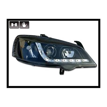 Faros Delanteros Luz De Dia Opel Astra G, Fondo En Negro